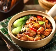 冬菇滑鸡煲仔饭