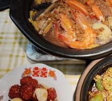 Stir-fried Garlic Pot Seafood Medley