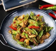 Stir-Fried Pork Ribs with Chili