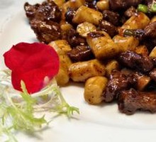 Black Pepper Beef and Rice Noodles Stir-fry