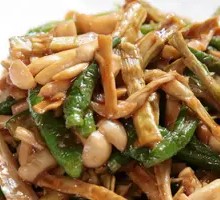 Green Pepper with Bamboo Shoots