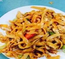 Beef Egg Fried Knife-Cut Noodles