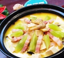 Shanghai-style Preserved Pork and Bamboo Soup