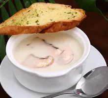 Creamy Mushroom Soup with Garlic Bread