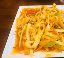 Beef Stir-Fried Knife-Cut Noodles