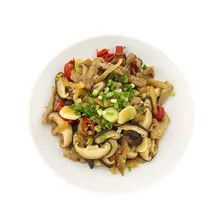 Shiitake Mushroom and Pork Noodles in Bamboo Steamer