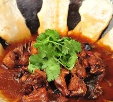 Spicy Stewed Chicken in Earthen Pot