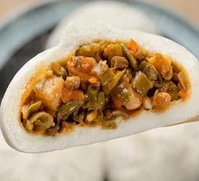 Sour Cowpea Chicken Buns