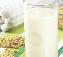Fresh Soy Milk from Pure Small Beans