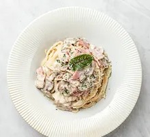 Creamy Asparagus Bacon Pasta