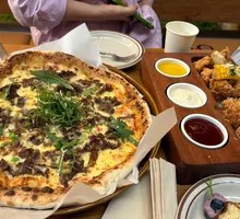 Guangyang Grilled Meat Pizza
