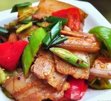 Stuffed Pancake with Twice-Cooked Pork