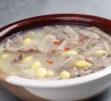 Pig's stomach soup with dumplings