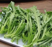 Chinese chrysanthemum greens