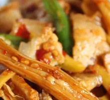 Stir-fried Tofu Skin with Meat