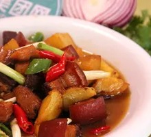 Braised Pork with Potatoes