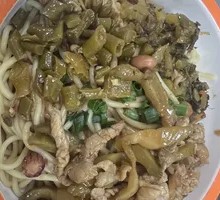 Pickled Vegetable and Pork Noodles