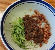 Freshly Boiled Meat Sauce Noodles