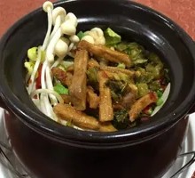 Pickled Vegetable and Pork Noodles