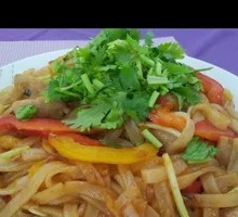 Duck Gizzard Stir-Fried Rice Noodles