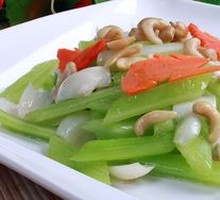 Celery and Lily Bulb Stir-fry