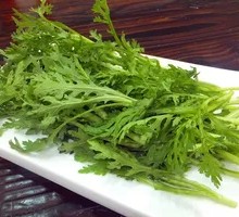 Chinese chrysanthemum greens