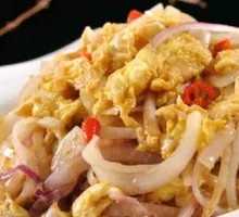 Onion and Egg Rice Bowl