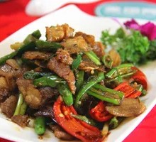 Spicy Pepper Stir-Fried Pork