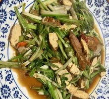 Water Celery with Salted Pork and Tofu Skin