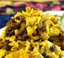 Stir-fried Earth Moss with Free-range Eggs