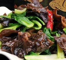 Stir-Fried Greens with Wood Ear Mushrooms