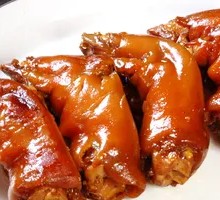 Dragon-Subduing Braised Pig Trotters