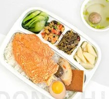 酥脆鸡排饭