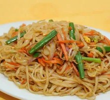 Stir-Fried Noodles with Shredded Pork