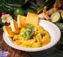 Massaman Yellow Curry Beef Sandwich