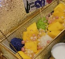 Mango Sticky Rice in Pearl Box