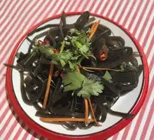 Crispy Tossed Kelp Threads