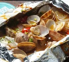 Aluminum-wrapped Clams
