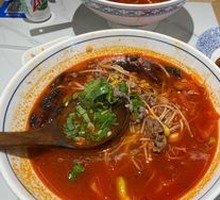 Kaili Red Sour Soup Yellow Beef Noodles