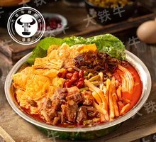 Beef Shank Rice Noodles with Snail Soup