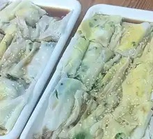 Lean Pork and Egg Rice Noodle Roll