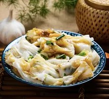 Lean Pork and Egg Rice Noodle Roll