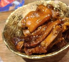 Braised Pork Trotters in Old Sauce