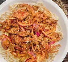 Scallion Stir-Fried Lamb Noodles