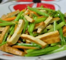 Stir-fried celery with fried tofu