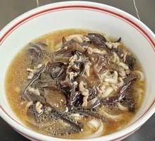 Wood Ear Mushroom and Pork Noodles