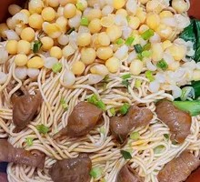 Dry-Mixed Pea and Intestine Noodles