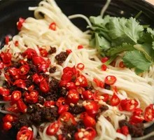 Spicy Dry Beef Noodles