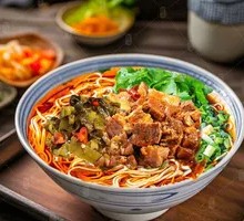 Sour Cabbage Braised Beef Noodles