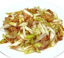 Scallion Stir-Fried Lamb Noodles